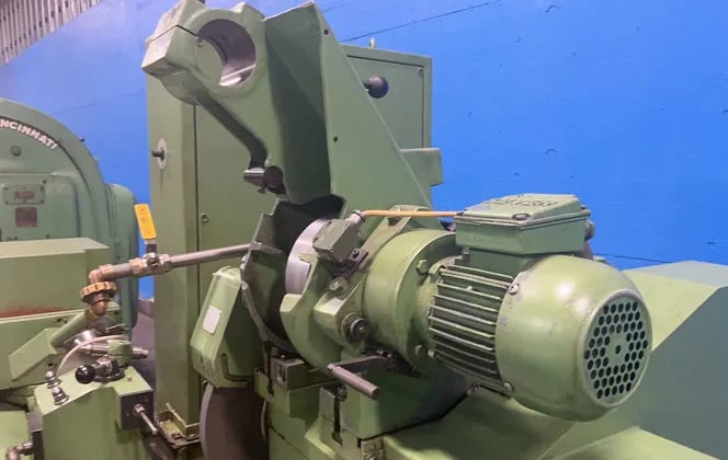 Lztk Livnica Kikinda #A-11-550, cylindrical grinder, steady rest, tailstock, hydraulic unit, 1981 - Image 6