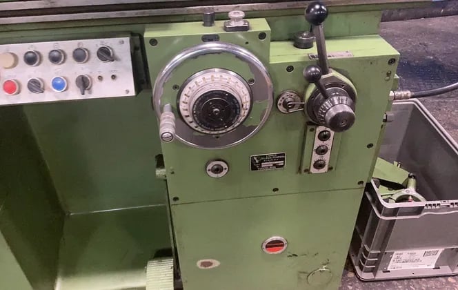 Lztk Livnica Kikinda #A-11-550, cylindrical grinder, steady rest, tailstock, hydraulic unit, 1981 - Image 9