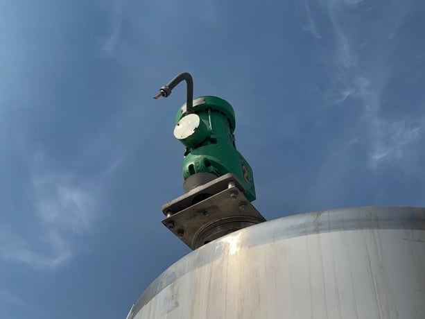 900 gallon Stainless Steel mixing tank, 58" x 84" - Image 2