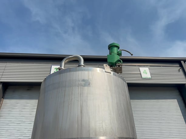 900 gallon Stainless Steel mixing tank, 58" x 84" - Image 4