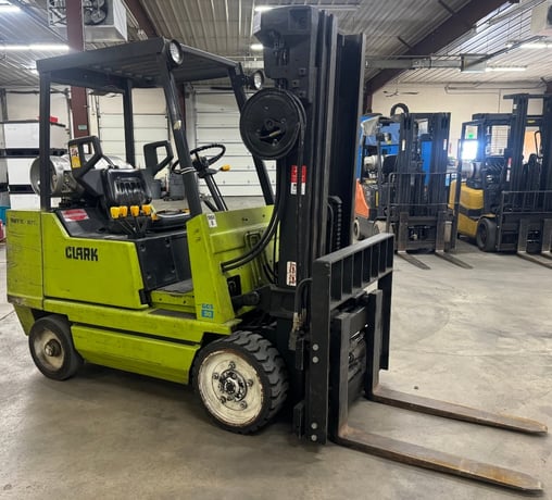 4675 lb. Clark #GCS30MB, propane, cushion tire forklift, 2-stage mast, side shift, fork positioner, 36" forks - Image 3