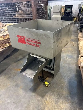 Automation Devices #5500, vibratory pan feeder hopper, 18.5" square, 23" tall, multiple unit available - Image 1