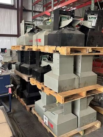 Automation Devices #5500, vibratory pan feeder hopper, 18.5" square, 23" tall, multiple unit available - Image 2
