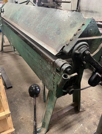 16 gauge x 8' Dreis & Krump #816, apron brake, w/ (2) counter weights - Image 1