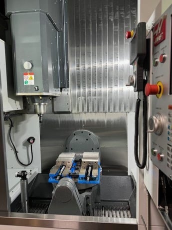 Haas #UMC-750, CNC vertical machining center, 5-axis, 50 automatic tool changer, 30" X, 20" Y, 20" Z, 15000 - Image 4