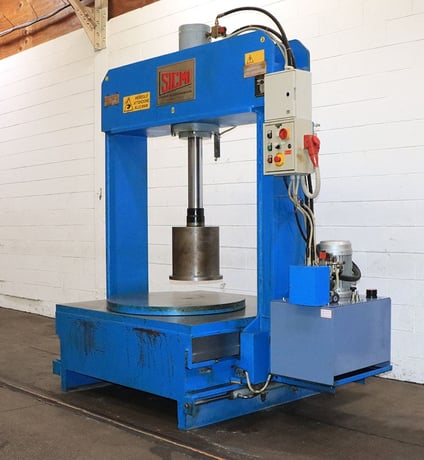 100 Ton, SICMI #PMM-100C, gantry straightening press, 19.6" stroke, 5' x 5' bed, 28" daylight, 2007 - Image 1