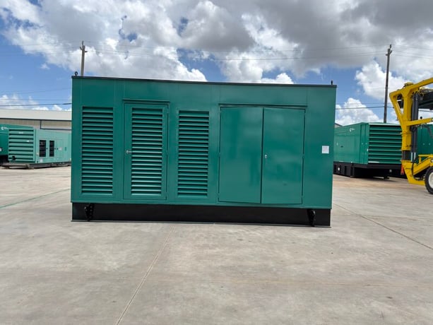 750 KW Cummins #DFHA, diesel generator set, 277/480 Volts, 3-phase, 293 hours, 1135 HP @ 1800 RPM, QST30-G1 - Image 1