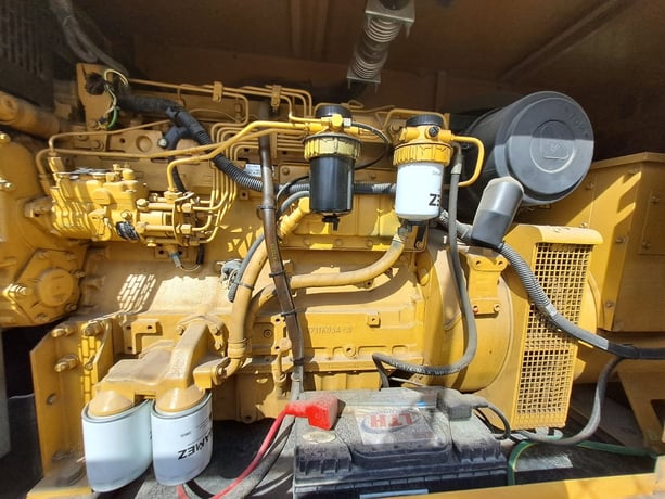 100 KW Caterpillar #D100P, diesel generator set, 125 kVA, 480/277 Volts, 3-phase, 2005 - Image 4