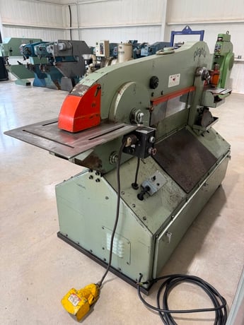 Piranha #P90, hydraulic ironworker, 90 tons, 1-1/8" thru 1", 10" throat, (Others Available) - Image 5