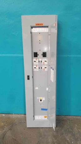 400 Amp. Cutler-Hammer, PRL3a Pow-R-Line, Panelboard, w/ Breakers, 3 phase, 120/208 Volts - Image 1