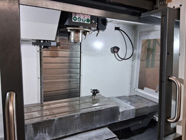 Haas #VF-2SS, vertical machining center, 30" X, 16" Y, 20" Z, 12000 RPM, Cat 40, 30 automatic tool changer - Image 2