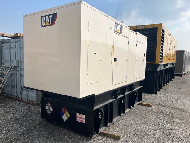 300 KW Caterpillar #D300GC, diesel generator set, 277/480 Volts, 187 hours, C9 engine, Tier 3, sound - Image 2
