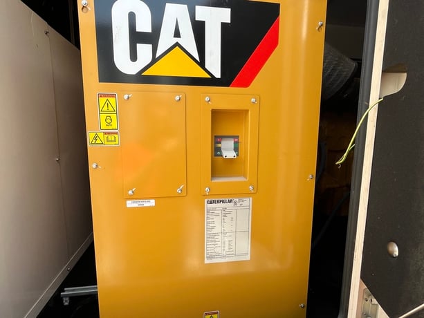 300 KW Caterpillar #D300GC, diesel generator set, 277/480 Volts, 187 hours, C9 engine, Tier 3, sound - Image 9