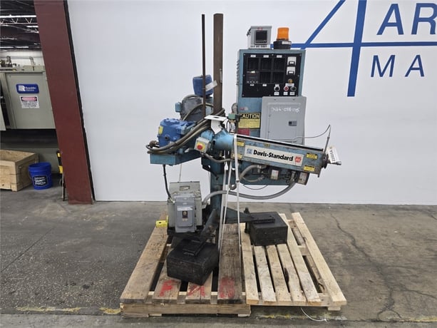 1.25" Davis Standard #DSPA-125V-H24, pedestal extruder, 24:1 L/D, 5 HP DC motor w/ blower, 3 barrel zones - Image 10