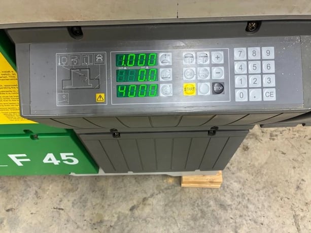 Altendorf #F45, sliding table panel saw, 134" sliding table, 130" cut length, 51" rip, 17.7" blade, 7.5 HP - Image 5