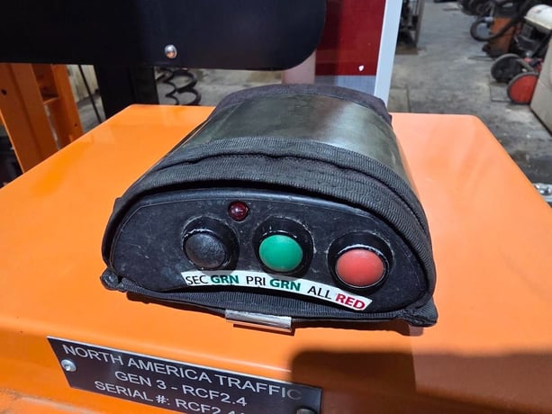 North America Traffic #RCF2.4, portable solar traffic sign, wireless remote, Gen 3 controller, reflective - Image 6