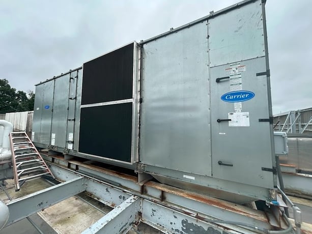 80 Ton, Carrier #30RBF08064-LNM37, AquaSnap 30RB, air-cooled chiller, 460 V., 3-phase, 60 Hz - Image 1