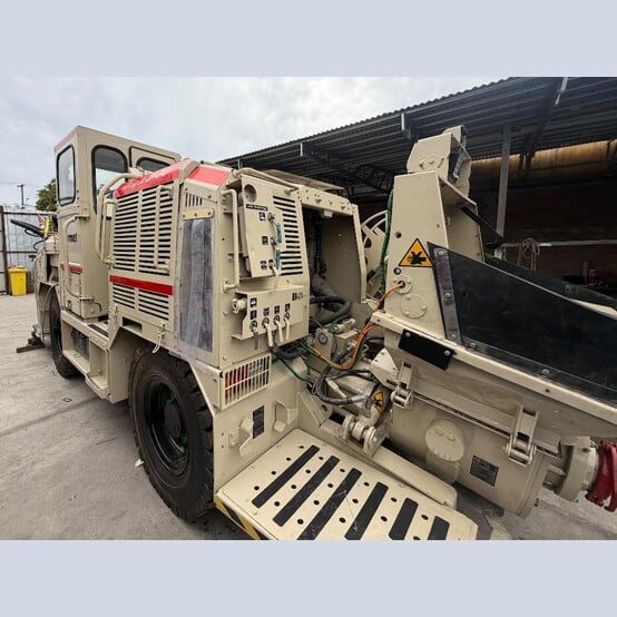 Normet #Alpha-30, Underground Shotcrete Sprayer, SB 307 spray boom, Deutz Diesel engine, 2015 - Image 4