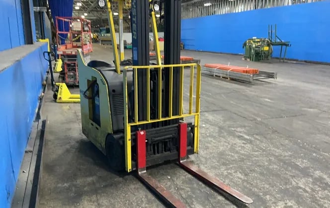 2850 lb. Hyster #E30HSD3-18, Electric Stand-Up Forklift, 4" x 42" Forks, 192.9" Lift Height, 24" Mast Height - Image 10