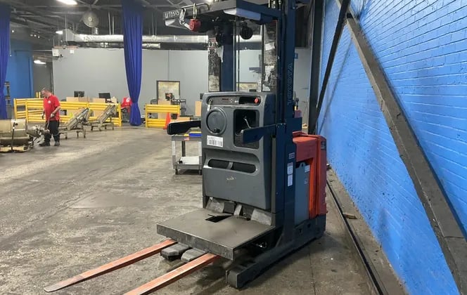 3000 lb. Toyota #6BPU15, Electric Order Picker, 4" x 48" Forks, 240" Lift Height, 107" Mast Height, 14150 - Image 10