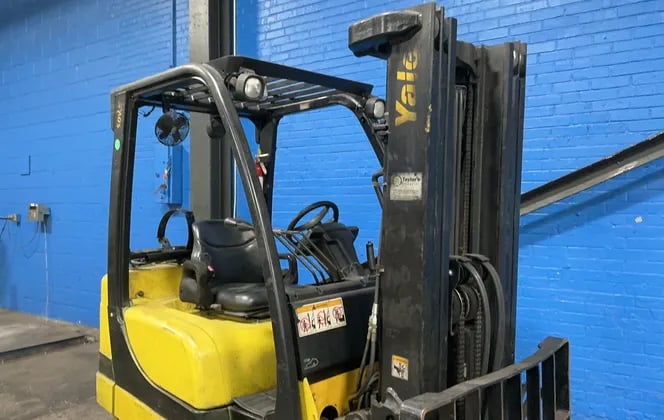 4550 lb. Yale #GLC050VXNVSE085, Propane Forklift, 48" x 4" Forks, 194.9" Lift Height, 24" Mast Height, 20,420 - Image 2