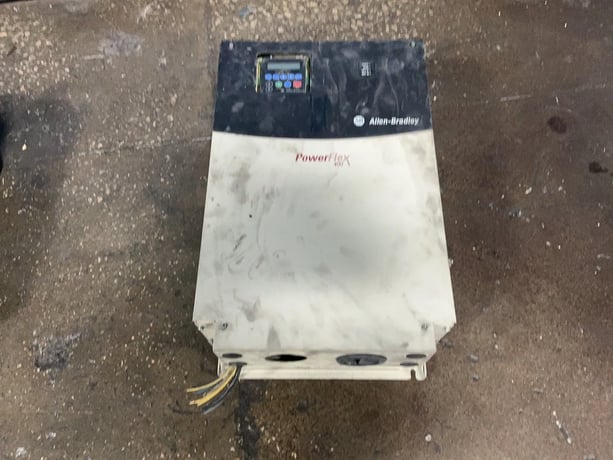 100 HP Allen-Bradley, 22C-D142A103, Variable Frequency Drive, 150 Amps, 3 phase, 48-63 Hz, 380-480 Volts, 2015 - Image 4