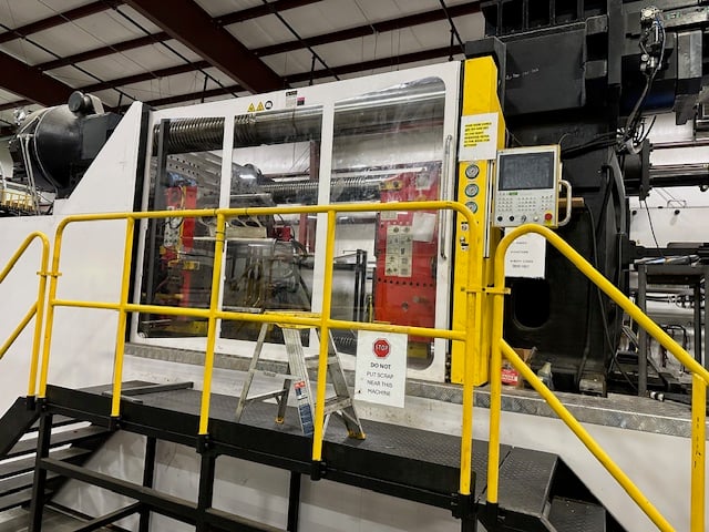 3300 Ton, 1029 oz., Borche #BU3300-V, injection molding machine with Yaskawa robot, Keba Control, 2024 - Image 4