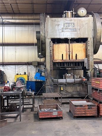 250 Ton, Bliss, straight side press, 72" x 48" bed, 12" stroke, 24" Shut Height, 35 SPM, Triad Control - Image 5