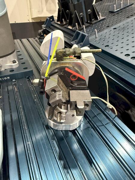 Universal Robots, UR-10 Cobot, dual chuck grippers, flexible loading system, 22 lb. payload, 2018 - Image 7