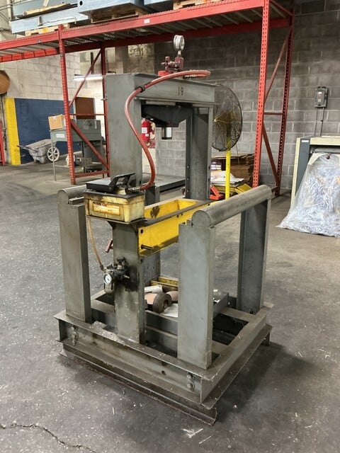Hydraulic / pneumatic press with Power Team cylinder, 10000 psi - Image 2