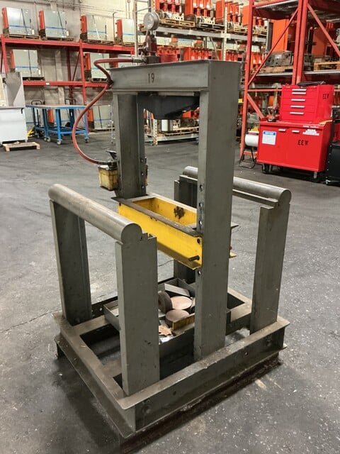 Hydraulic / pneumatic press with Power Team cylinder, 10000 psi - Image 9