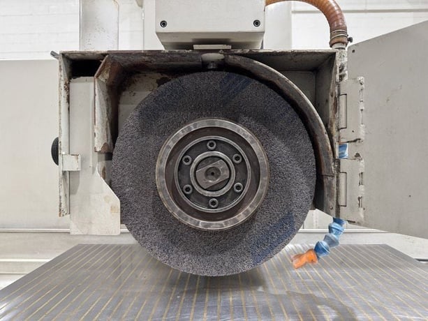17.7" x 33.4" Okamoto #ACC84DX, 355mm wheel, 5 HP, automatic feeds, over wheel dresser, 2016 - Image 6