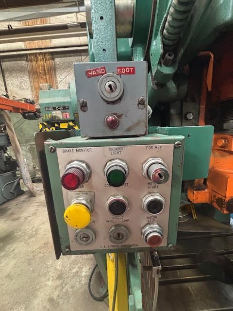45 Ton, L & J #5, Back Gauge OBI press, 3" stroke, 15.5" Shut Height, 3" adj., 45 SPM, 18" x 28" bed - Image 5