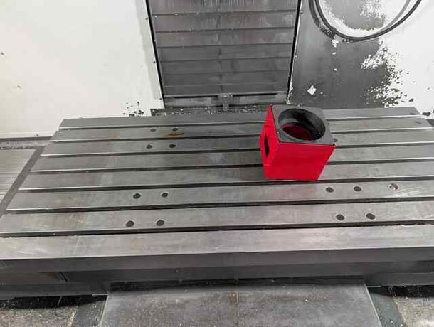 Haas #VF-3SSYT, vertical machining center, under 3,000 spindle hours, 2021 - Image 2