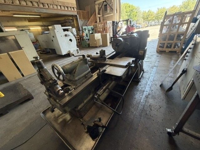 18" x 54" Monarch #16-CW, engine lathe, 1-1/2" bore, 12-1/2" chuck, tailstock, 1942 - Image 7