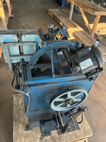 Armstrong #2-LH, Bandsaw Grinder, Left hand, rebuilt - Image 2