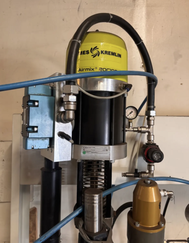 Superfici, Double chamber moulding Sprayer, 6 gun, 80-240 FPM, 16' x1'x3-1/8" max, 2024 - Image 6