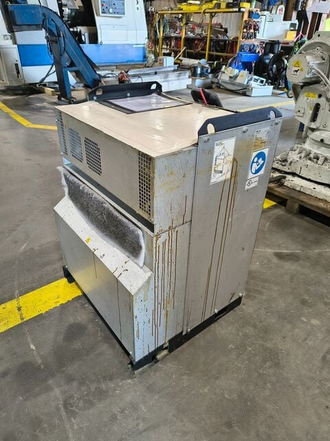 ABB IRB-6700-150/3.20, 6 axis robot, 150kg 331lb. payload, 3.2m 10.5' reach, IRC5 Control, FlexPendant, AS IS - Image 10