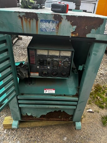 20 KW Cummins Onan #20ES, gas generator set, Ford engine, weatherproof enclosure, 277/480 Volts, 558.7 hours - Image 4