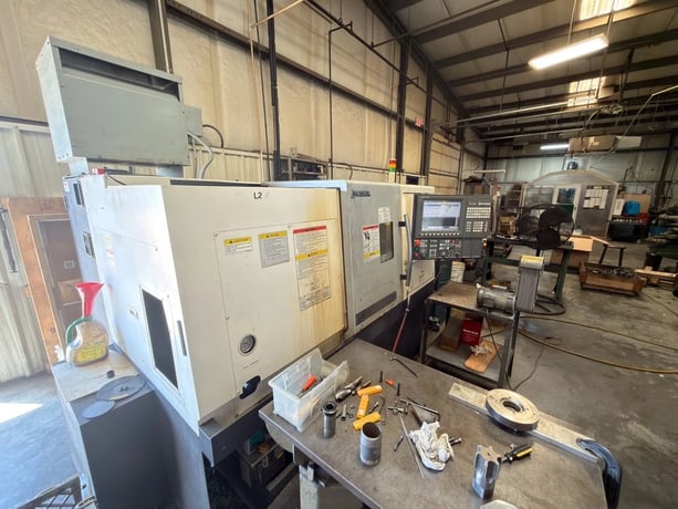 Okuma #Genos-L400, CNC Lathe, 20.4" swing, 15.3" turning diameter, 22" centers, 10" chuck, 2.6" bar, 3000 - Image 2