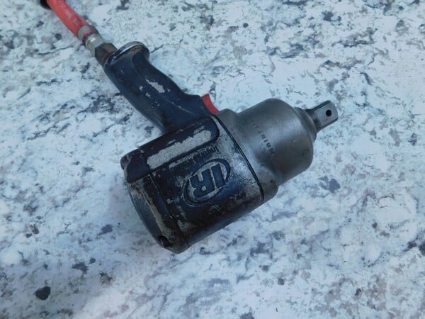 Ingersoll-Rand #2925P3TI, Pneumatic Impact Wrench, 1" Drive, 1450 Ft.-lbs - Image 3