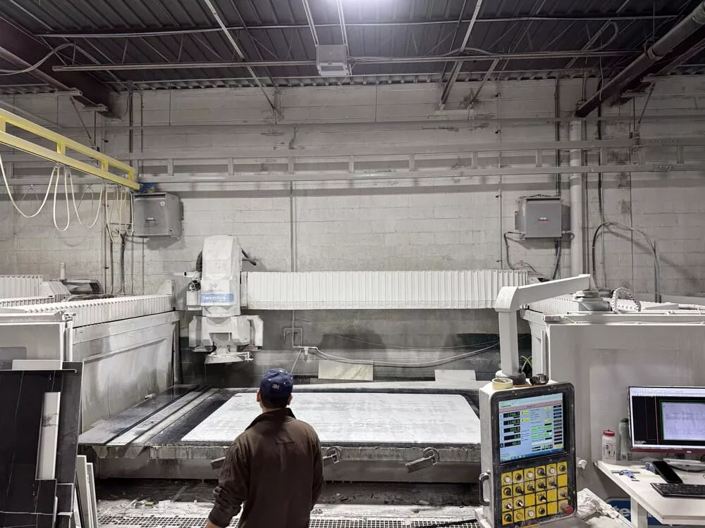 Denver #Tecnika-5, 5-Axis CNC Work Center, 98.42" X, 105.71" Y, 17.5 HP, 4000 RPM blade, 2020 - Image 2