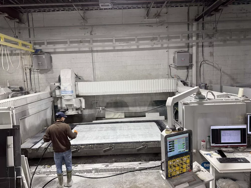 Denver #Tecnika-5, 5-Axis CNC Work Center, 98.42" X, 105.71" Y, 17.5 HP, 4000 RPM blade, 2020 - Image 3