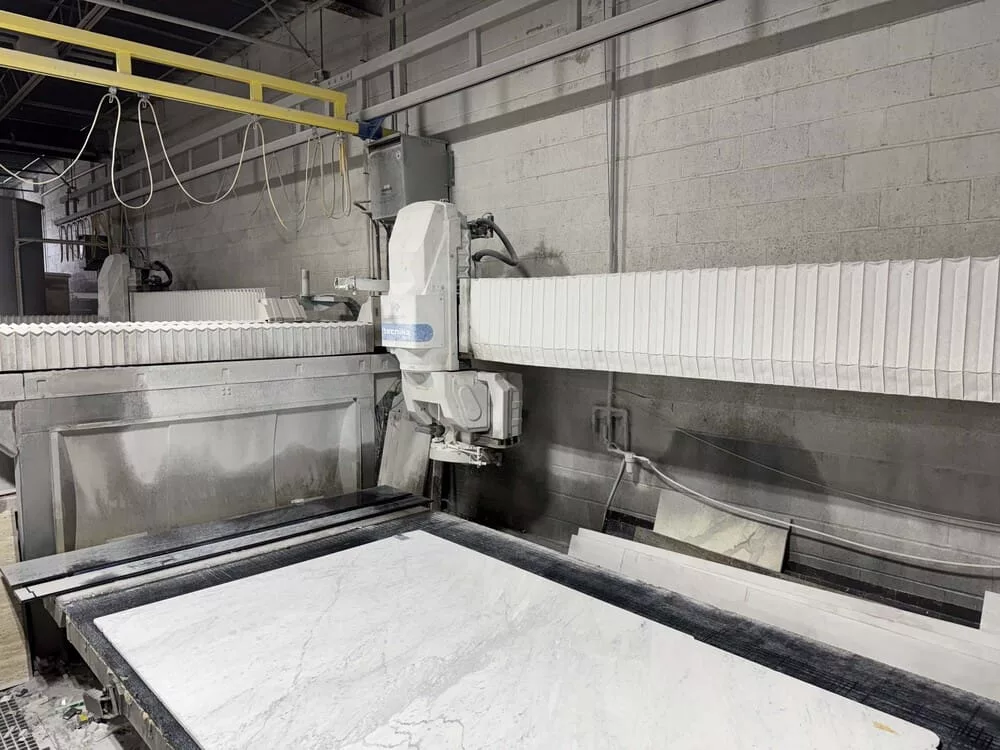 Denver #Tecnika-5, 5-Axis CNC Work Center, 98.42" X, 105.71" Y, 17.5 HP, 4000 RPM blade, 2020 - Image 8