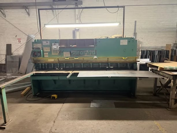 1/4" x 10' Piranha #M-14/-10, Power Squaring Shear, 36" back gauge, 5' squaring arm - Image 1