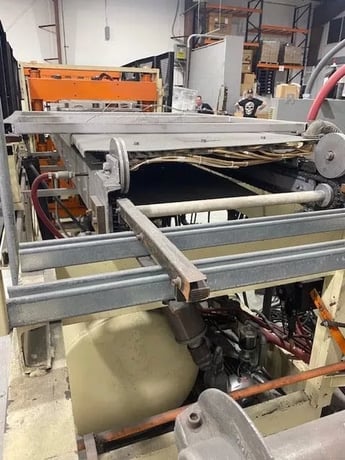 Brown #2525, Thermoformer, 25" x 25" max. mold size, 72" oven, 72 ton trim press, 1998 - Image 7