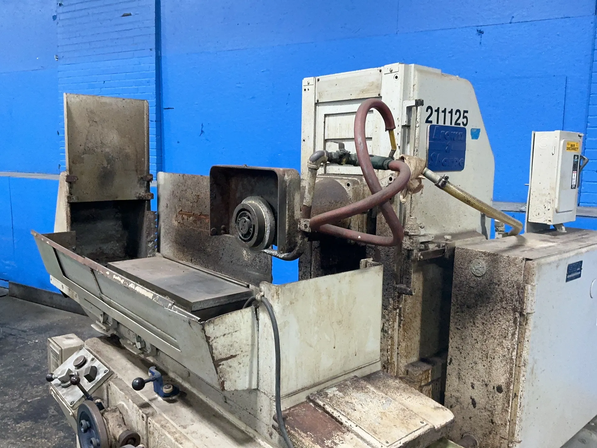 8" x 24" Brown & Sharpe #824, surface grinder - Image 2