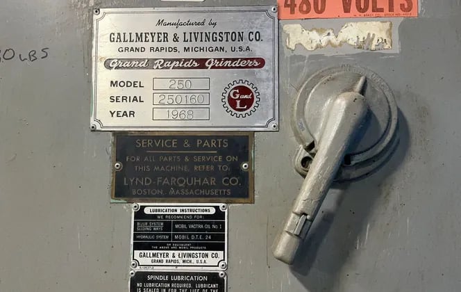 6" x 18" Gallmeyer & Livingston #250, surface grinder, 440 V., 3 phase, 1968 - Image 6
