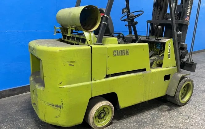 4075 lb. Clark #C500-100, Gas Forklift - Image 8
