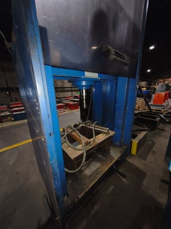 40 ton, SICMI #PSS-SERIES, 2-column electro hydraulic press - Image 6